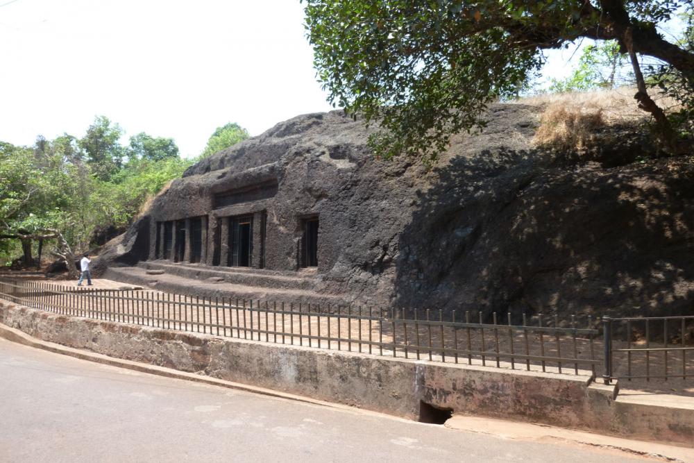 Arvalem Caves